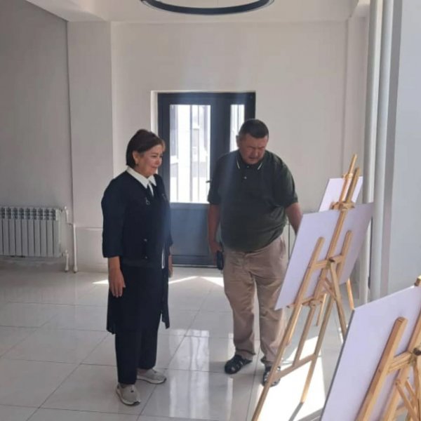 Сегодня в учебном корпусе естественно-географического факультета Ошского государственого педагогического университета была организована фотовыставка, посвящённая природе Башкирии, под названием «Самая красивая страна».