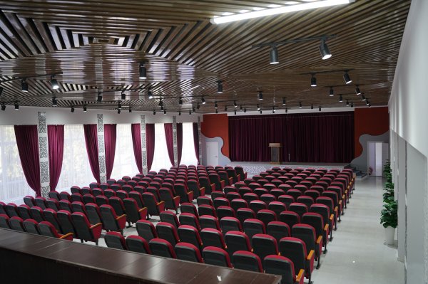 ОшМПУнун 100 жылдыгына карата университеттин маданий-эстетикалык борбору жаңыланды.